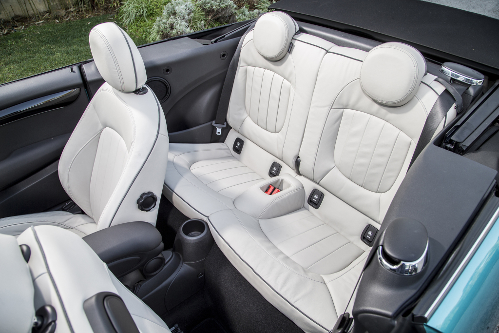 MINI Cabrio F57 Cooper 