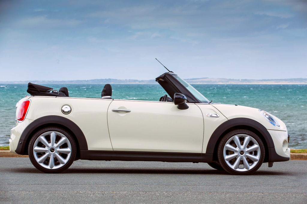 MINI Cabrio F57 Cooper D